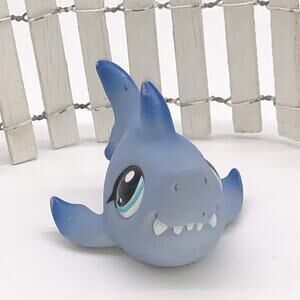 SHARK #2139 - Authentic Littlest Pet Shop - Hasbro LPS Blue